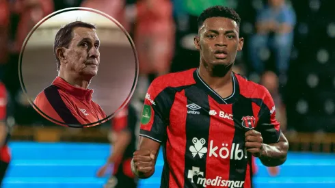 "No me gusta": Rashir Parkins muestra su enojo con una decisión de Guimaraes en Alajuelense.