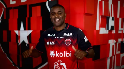 Joel Campbell se acerca a Alajuelense tras la consagración