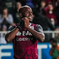 Javon East en problemas: lo echaron de Saprissa y puede quedarse sin nada
