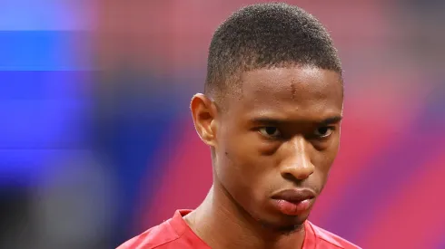 El futbolista panameño podría quedarse sin club.