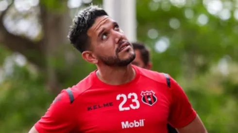 Alajuelense toma una decisión respecto a la portería.