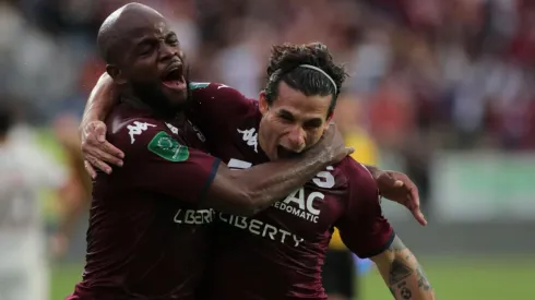 Luis Paradela le apuntó a José Giacone