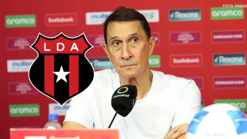 El técnico rojinegro sumó una nueva salida.