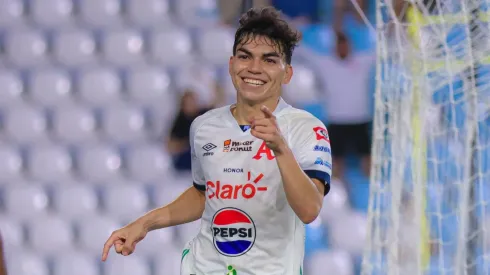 Leonardo Menjívar respondió a sus críticos tras su doblete con Alianza