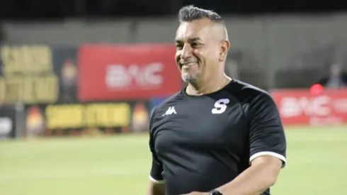 Saprissa le da una sorpresa a Giacone en el cierre del mercado