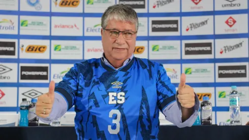 Decisión de El Bolillo Gómez que vuelve a afectar a la Primera División de El Salvador