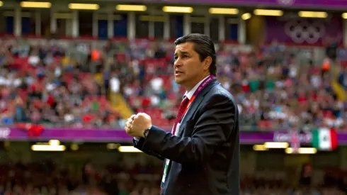 Sonríe Luis Fernando Tena: la Selección de Guatemala recibe una ayuda de Concacaf en un momento crítico.