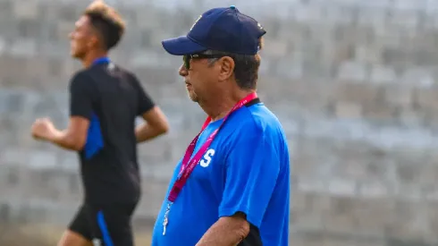 El Bolillo Gómez da noticia que causa ilusión a todos en El Salvador