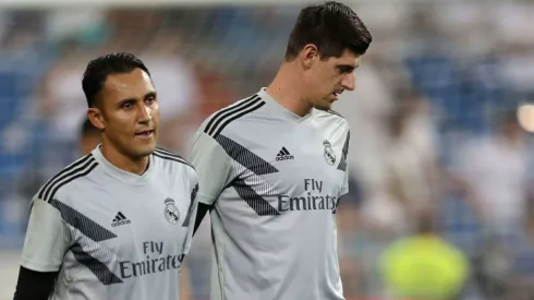 Keylor Navas lo advirtió: Courtois traicionó y fue al ataque por la espalda.