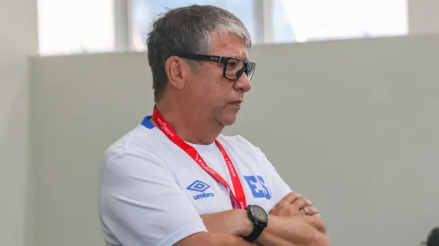 El Bolillo Gómez hace cambio obligatorio en la convocatoria de El Salvador