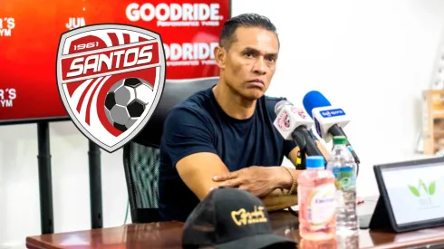 Nueva camiseta para Paté Centeno: Santos confirma la noticia que pocos esperaban