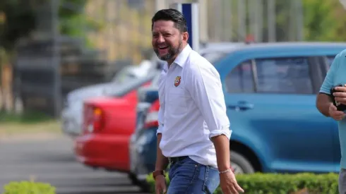 Herediano le gana la pulseada a Saprissa y Alajuelense: Jafet Soto logra quedarse con este mediocampista