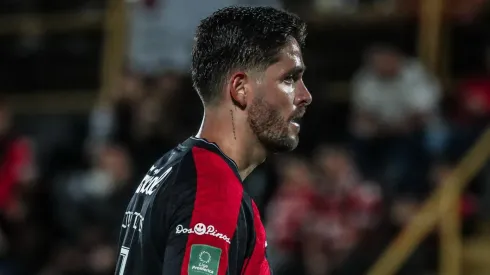 Jonathan Moya no se guarda nada en Alajuelense