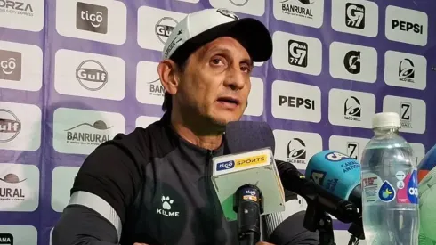 Ronald González hace contundente llamado de atención a los jugadores de Comunicaciones