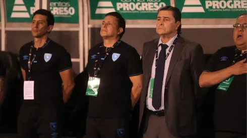 Tena junto a Salvador Reyes y Marvin Cabrera.