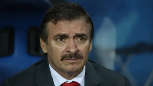 Óscar Ramírez deberá agarrar un equipo complicado.