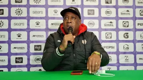 Hernán Medford recibe ayuda inesperada de equipo de la Liga Nacional de Guatemala