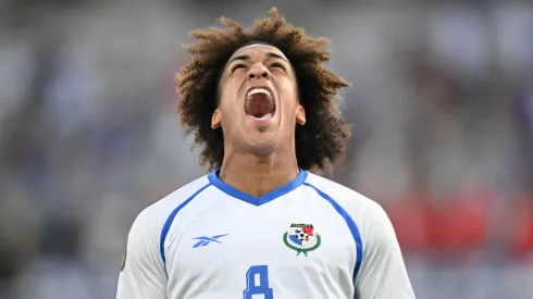 Thomas Cristiansen lo observa: el tenso cruce de Adalberto Carrasquilla con un compañero que llama la atención en Panamá.