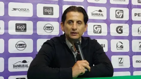 Ronald González con un problema inesperado en Comunicaciones para los cuartos de final