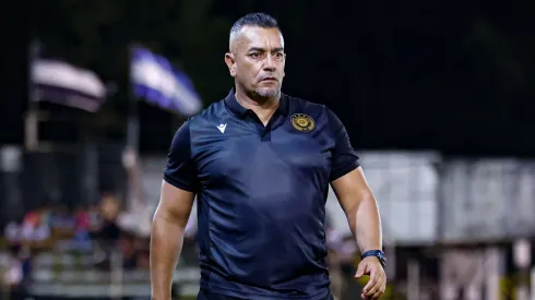 José Giacone no se guarda nada y sacude a la Liga Primera