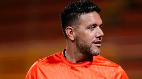 Leo Moreira se aleja del Puerto.