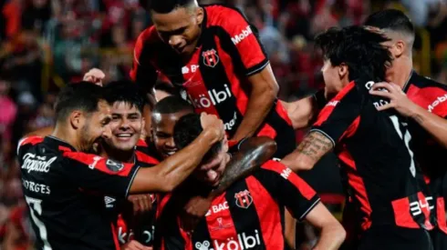 Alajuelense se cobra revancha de Saprissa con una humillación