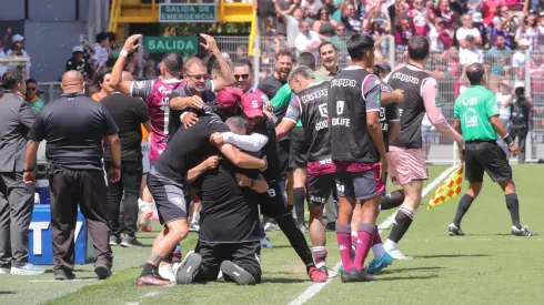 Saprissa le tira un filazo a Alajuelense