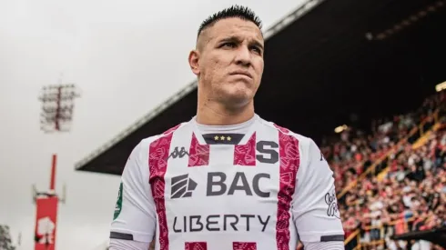 David Guzmán toma por sorpresa a Saprissa.