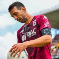 “Te estamos esperando”: Mariano Torres confirma el regreso que Saprissa tanto desea