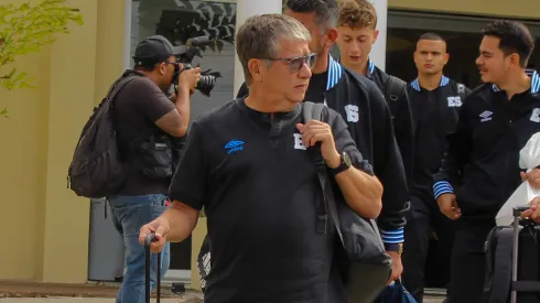 ¡Atención El Salvador!: El Bolillo Gómez recibe presión de uno de sus jugadores