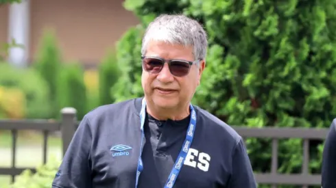 Lo celebra El Bolillo: El Salvador recibe ayuda para la Eliminatoria Mundialista donde menos se lo esperaba