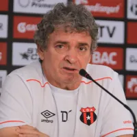 Se va de Alajuelense: Machillo Ramírez le marca la salida a una joven promesa