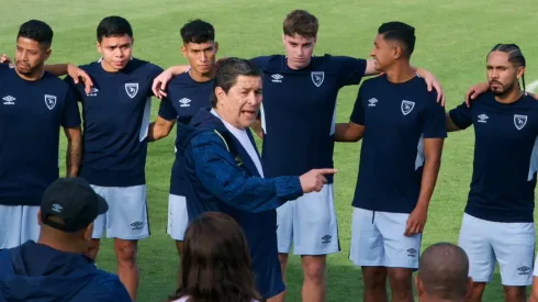 Fuerte golpe para Guatemala y Luis Fernando Tena para su debut en la Copa Oro