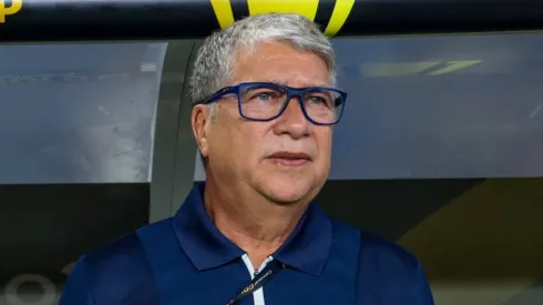 “Lo más importante es la Eliminatoria al Mundial”: Figura de El Salvador sale en defensa del Bolillo Gómez