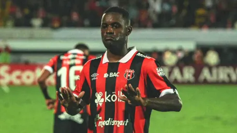 Alajuelense hace pública la deuda que condiciona a Joel Campbell