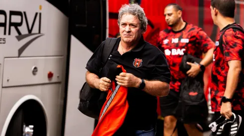 Alajuelense le pone presión al Machillo Ramírez