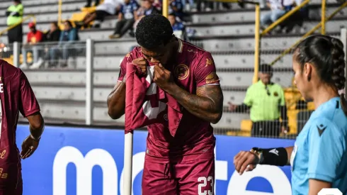 Newton Williams conmueve a Saprissa: el primer mensaje del panameño tras la lesión en su debut en Costa Rica