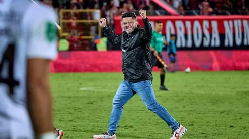 Jafet Soto recibe una gran noticia.