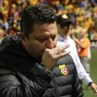 Jafet Soto le pegó al Machillo Ramírez, se metió con Mariano Torres y amenazó a Fedefut antes del debut de Hernán Medford: “Voy a demandar”