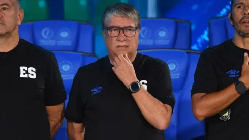 ¡Alarma en El Salvador! El Bolillo Gómez podría perder a uno de sus convocados para el inicio de la Eliminatoria Mundialista