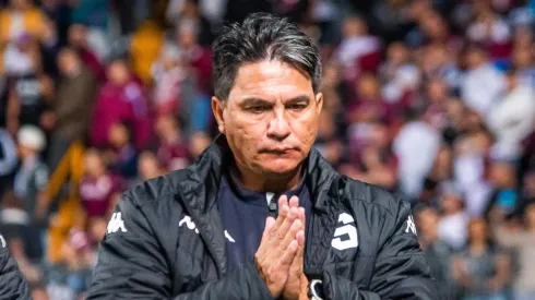 Vladimir Quesada recibe un duro revés. (Foto: Teletica)