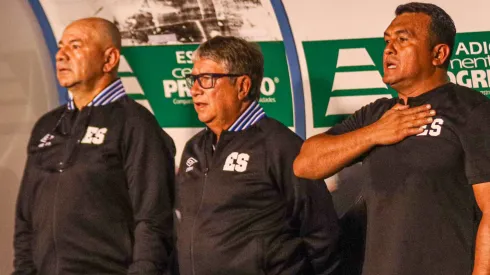 El Bolillo con los números en contra para El Salvador vs Surinam