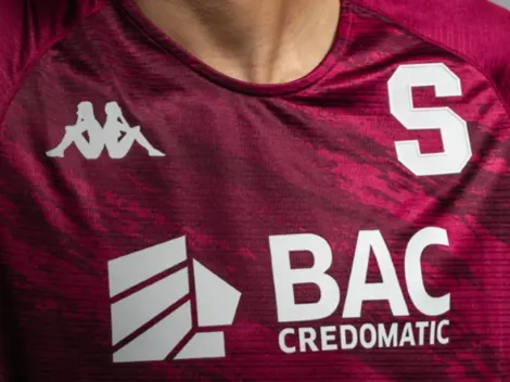 Salió cinco veces campeón con Saprissa, lo echaron de Tibás y ahora se complica su futuro lejos de Costa Rica