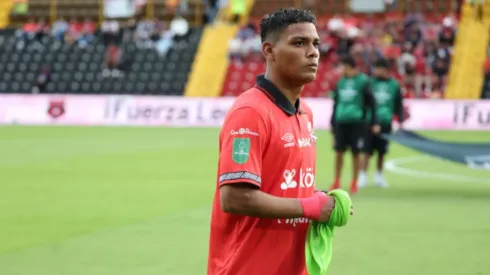 Creichel Pérez podría dejar Alajuelense. (Foto: Teletica)
