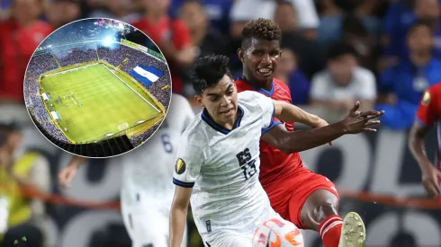 Leo Menjívar en una férrea disputa con Fidel Escobar por la bola.