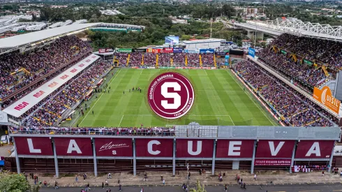 Una estrella internacional se rinde ante La Cueva.