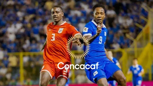 Los salvadoreños no esconden su enojo con el arbitraje