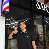 Óscar Santis, entre café y cortes de pelo: así es el negocio con el que el goleador de Guatemala sorprende fuera del fútbol