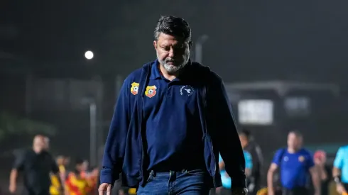 Jafet Soto recibe malas noticias. (Foto: Herediano)