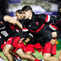 Preocupación en Alajuelense: confirman que un futbolista manudo fue trasladado directamente a un hospital